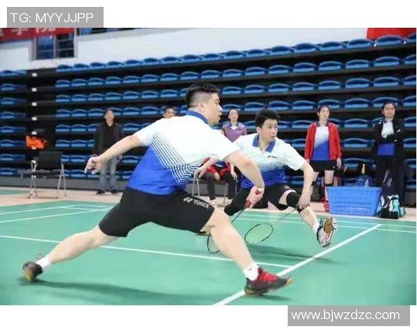 成都羽毛球队与西安羽毛球队赛后配合分析与战术总结