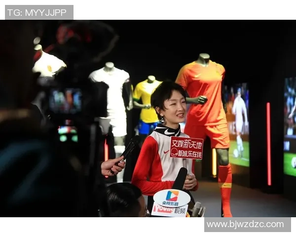 周冬雨心目中的足球明星是谁她对他的喜爱之情如何展现